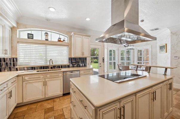Dining room, Interior, Kitchen, Recessed Lighting, Stainless Steel Appliances