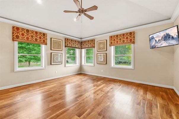 Empty room, Interior, Recessed Lighting, Wood Texture Flooring
