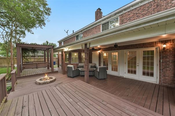 Exterior, Wood Texture Flooring