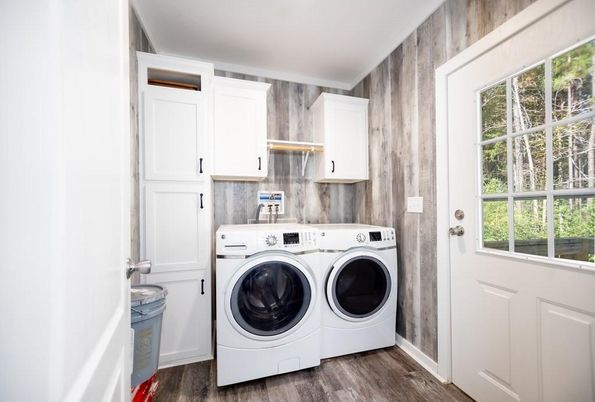 Interior, Washer, Wood Texture Flooring