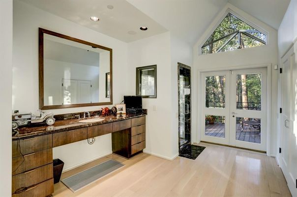 Bathroom, Home Office, Interior, Recessed Lighting, Wood Texture Flooring