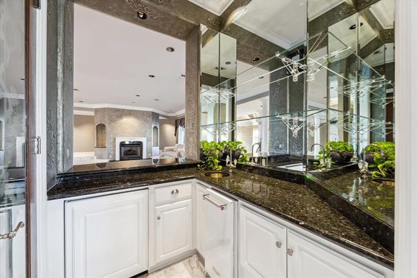 Fireplace, Interior, Kitchen, Recessed Lighting