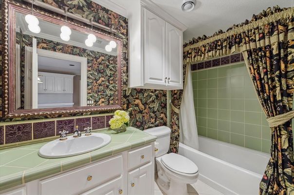 Bathroom, Interior, Tile Countertops