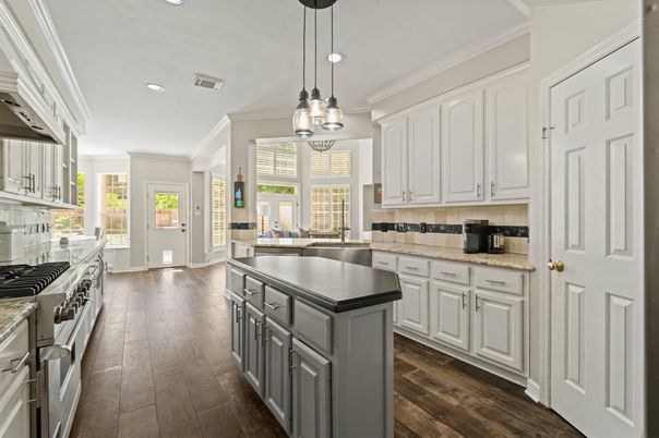 Interior, Kitchen, Pendant Lights, Recessed Lighting, Wood Texture Flooring