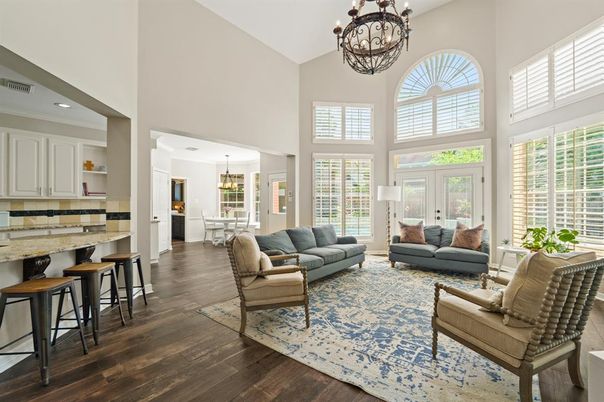 Chandelier, Dining room, Interior, Living room, Recessed Lighting, Wood Texture Flooring
