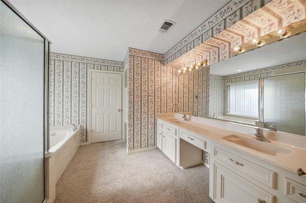 Bathroom, Dual Sink Vanities, Interior