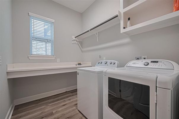 Interior, Washer, Wood Texture Flooring