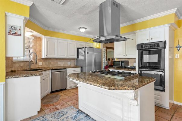 Interior, Kitchen, Stainless Steel Appliances