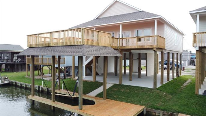 Exterior, Water