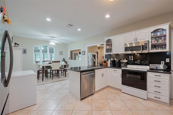 Dining room, Interior, Kitchen, Recessed Lighting, Stainless Steel Appliances