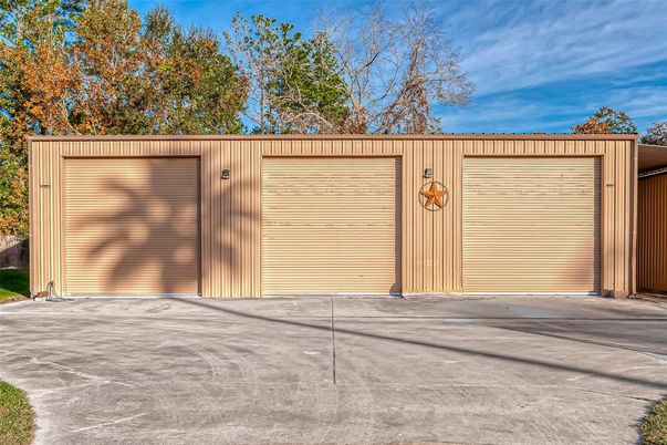Detached Garage, Exterior
