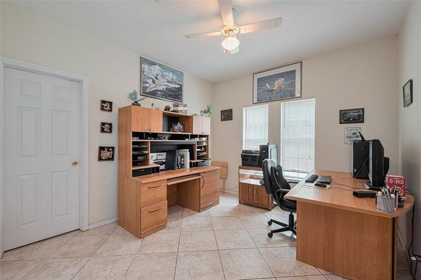 Home Office, Interior