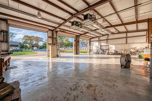 Garage, Interior