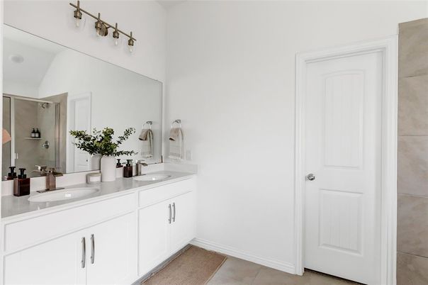 Bathroom, Dual Sink Vanities, Interior