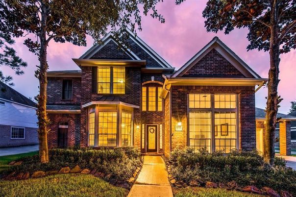 Exterior, Facade, Brick Facade, Brick Traditional