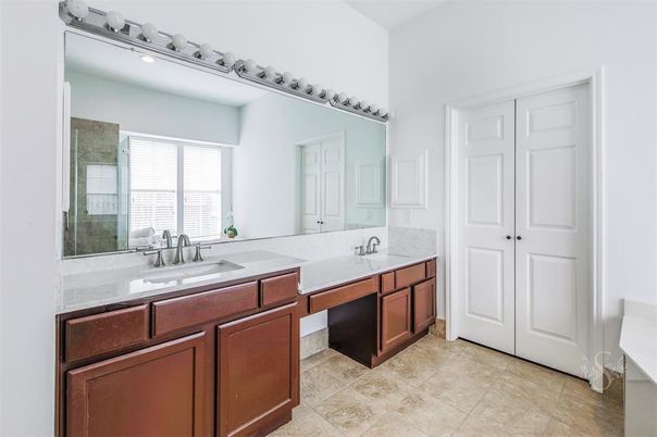 Bathroom, Dual Sink Vanities, Interior