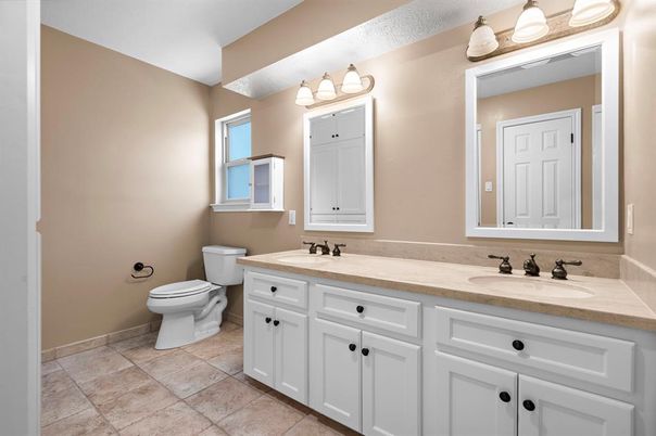 Bathroom, Dual Sink Vanities, Interior