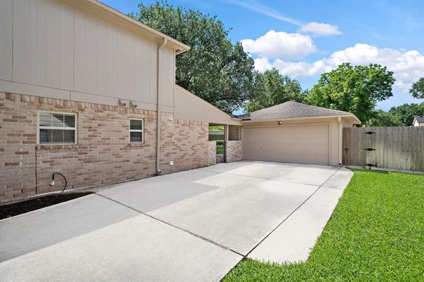 Detached Garage, Exterior