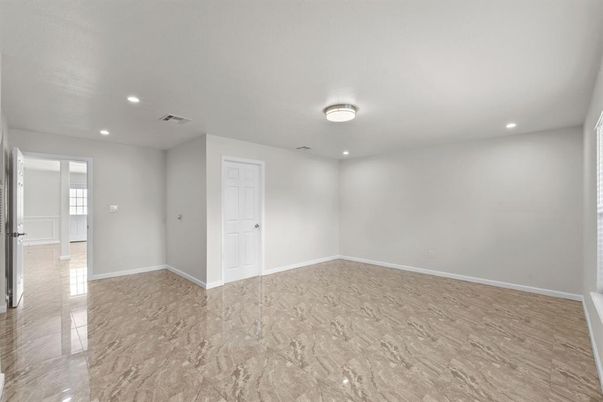 Empty room, Interior, Recessed Lighting