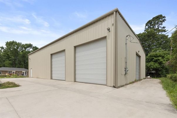 Detached Garage, Exterior