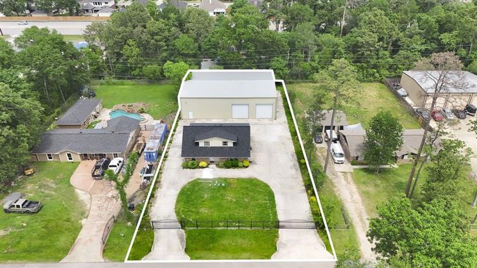 Exterior, Drone