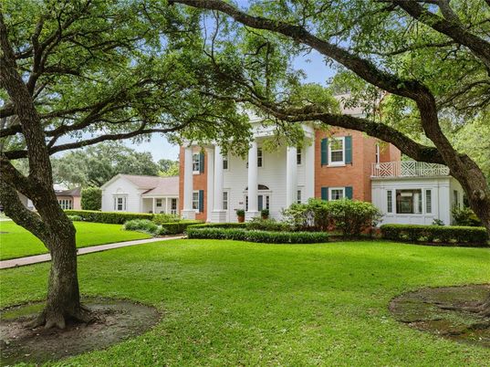 Backyard, Exterior, Facade, Brick Facade, Georgian