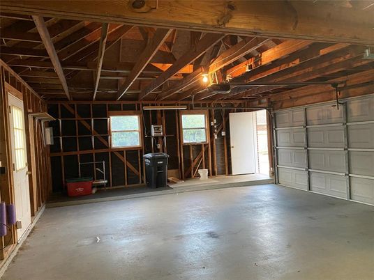 Garage, Interior, Wooden Beams, Wooden Ceilings