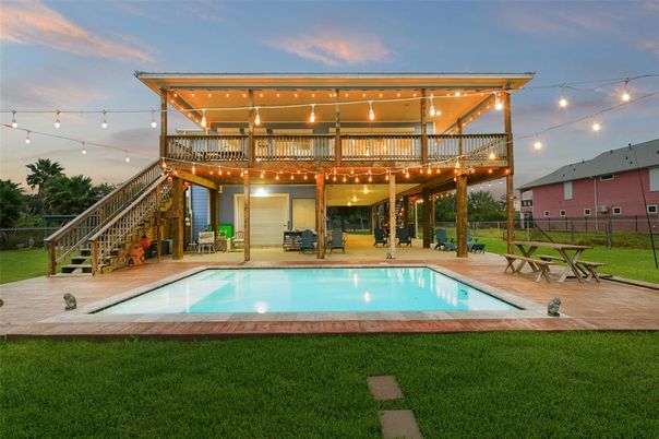 Backyard, Exterior, Pool