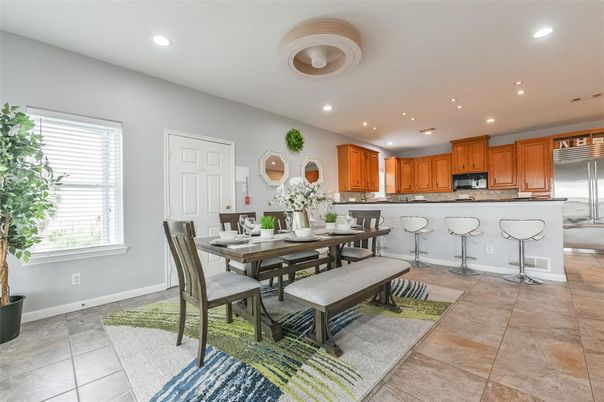 Dining room, Interior, Kitchen, Recessed Lighting, Stainless Steel Appliances