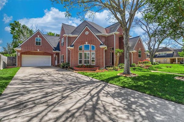 Attached, Exterior, Facade, Brick Facade, Brick Traditional