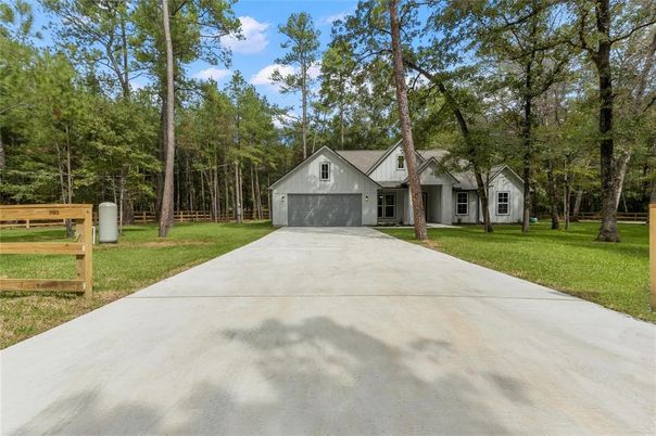 Backyard, Detached Garage, Exterior