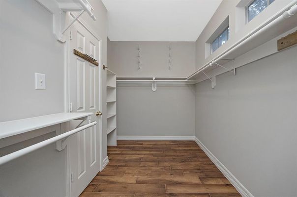 Interior, Walk-in Closets, Wood Texture Flooring