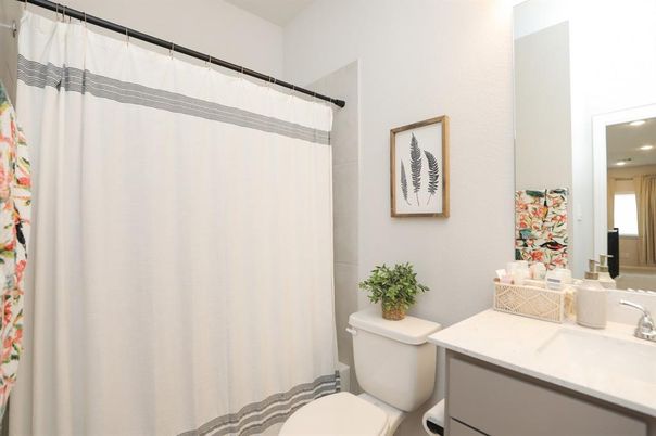 Bathroom, Interior, Recessed Lighting