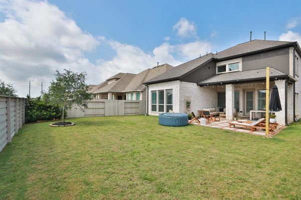 Backyard, Exterior, Hot Tub