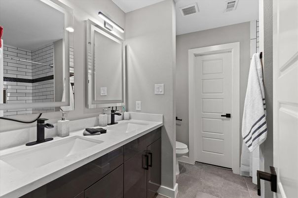 Bathroom, Dual Sink Vanities, Interior