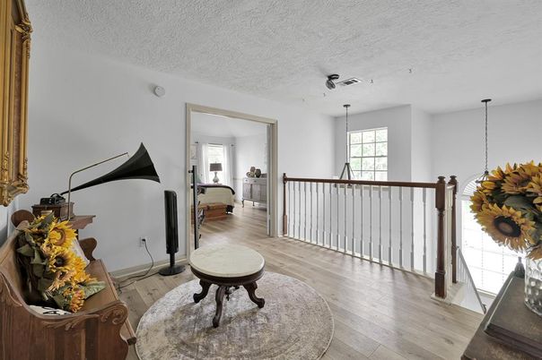 Interior, Pendant Lights, Wood Texture Flooring