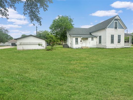 Backyard, Detached Garage, Exterior
