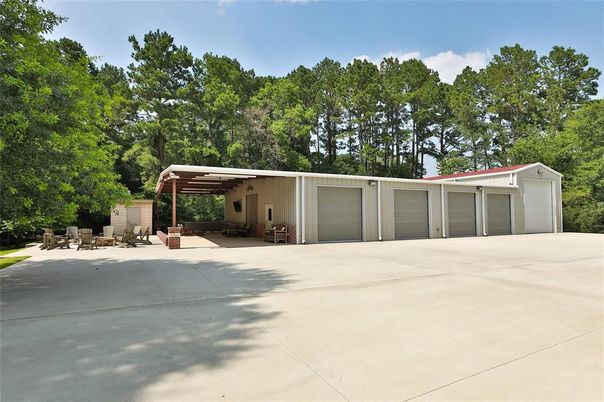 Detached Garage, Exterior