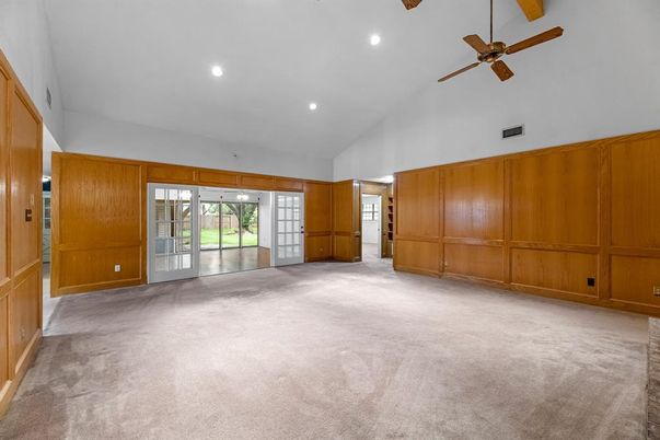 Empty room, Interior, Recessed Lighting, Wooden Walls