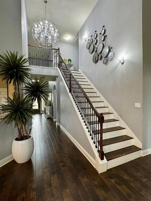 Interior, Pendant Lights, Wood Texture Flooring