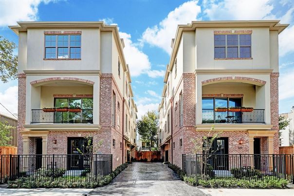 Exterior, Facade, Brick Facade, Rowhouse