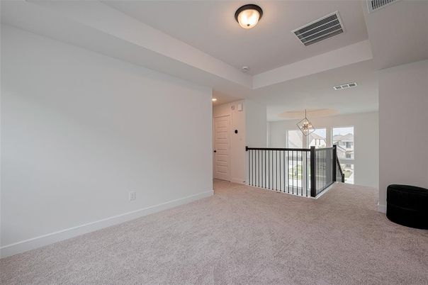 Empty room, Interior, Pendant Lights