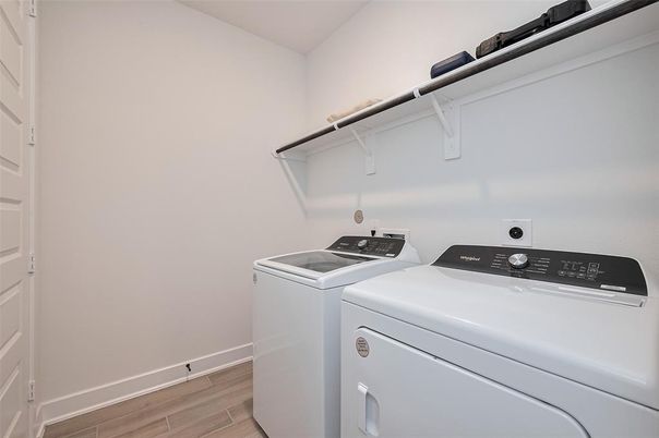 Interior, Washer, Wood Texture Flooring