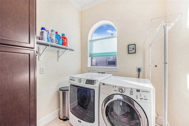 Interior, Washer