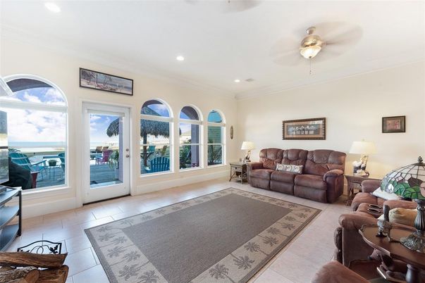 Interior, Living room, Recessed Lighting, Water