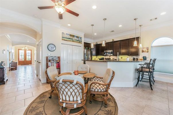 Dining room, Interior, Kitchen, Pendant Lights, Recessed Lighting, Stainless Steel Appliances