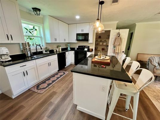 Dining room, Interior, Kitchen, Pendant Lights, Recessed Lighting, Wood Texture Flooring