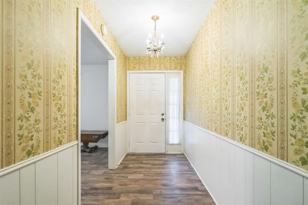 Chandelier, Interior, Wood Texture Flooring
