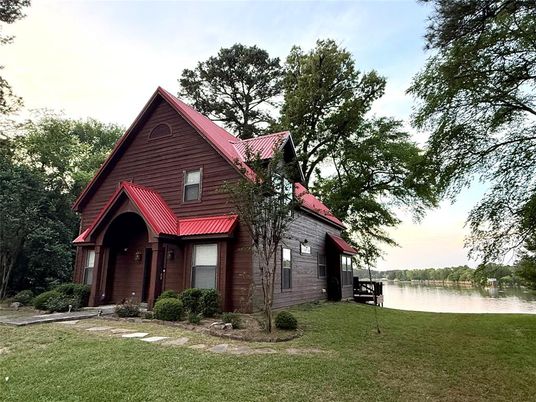 Backyard, Exterior, Lake
