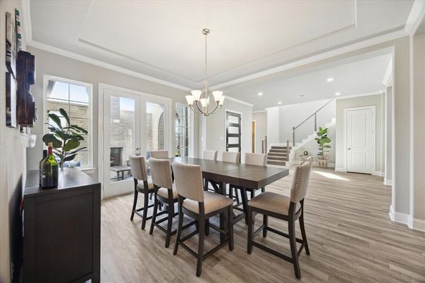 Chandelier, Dining room, Interior, Recessed Lighting, Wood Texture Flooring